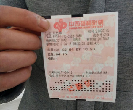 邵醉翁与当局交涉沟通一年多，并且花大钱疏通，终令[白金龙]全面上映。